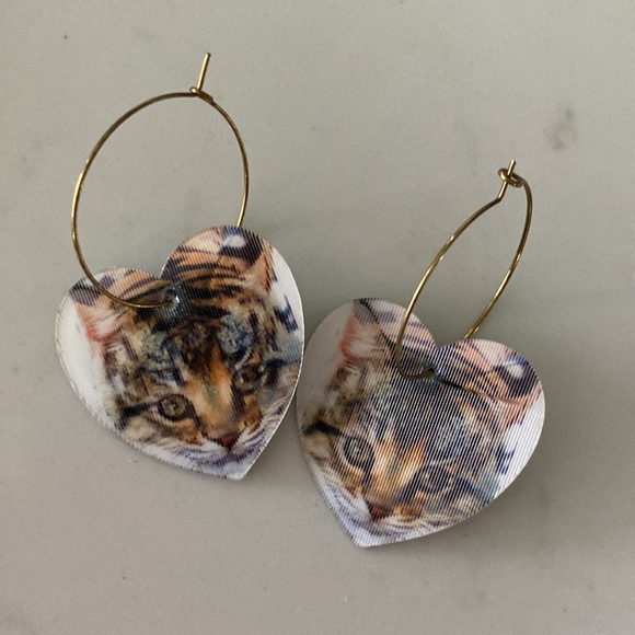 MoMA Design Store Lenticular Tiger Earrings - Picture 2 of 5